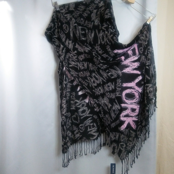 Robin Ruth Scarf With NY Chalk Grafitti - Picture 3 of 6